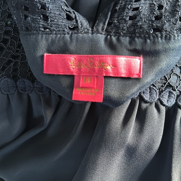 EUC Lilly Pulitzer Navy Amenna Top - Picture 6 of 6